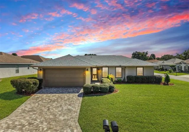 Single family home for sale at 17501 SE 110th Court, SUMMERFIELD, FL 34491 | MLS# OM734643