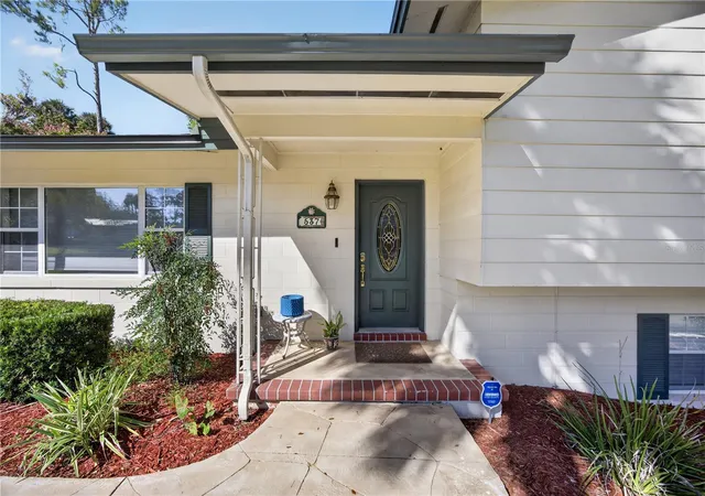 Photo 1 of Single family home for sale at 537 SE 19th Street, Ocala, FL 34471 | MLS# OM734644 | Listing updated on 2026-10-25