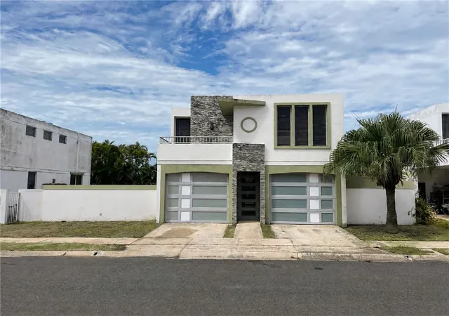 Photo 1 of Single family home for sale at 24 Jade, Dorado, PR 00646 | MLS# PR9125243 | Listing updated on 2026-10-25