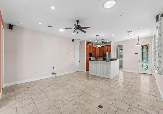 Photo 4 of Single family home for sale at 376 Nolane Ln, Polk City, FL 33868 | MLS# L4966020 | Listing updated on 2026-10-27