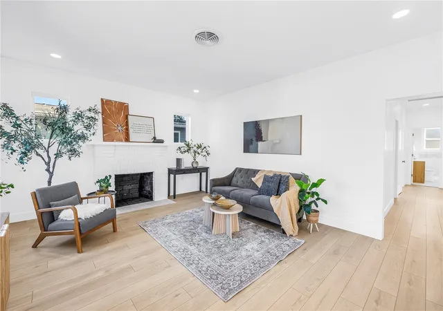 Photo 3 of Single family home for sale at 3620 2nd Avenue N, Saint Petersburg, FL 33713 | MLS# TB8561294 | Listing updated on 2026-10-27