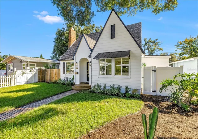 Photo 4 of Single family home for sale at 3620 2nd Avenue N, Saint Petersburg, FL 33713 | MLS# TB8561294 | Listing updated on 2026-10-27