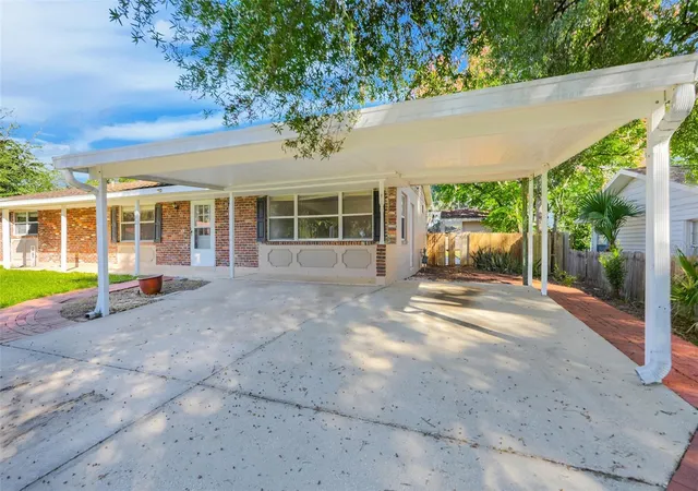 Photo 1 of Single family home for sale at 990 Linden St, Clermont, FL 34711 | MLS# G5119465 | Listing updated on 2026-10-28