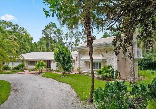 Photo 1 of Single family home for sale at 100 Is Way, Winter Haven, FL 33884 | MLS# O6452572 | Listing updated on 2026-10-29