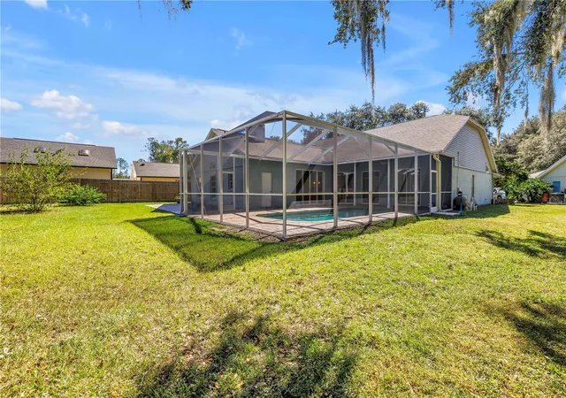 Photo 3 of Single family home for sale at 18520 Sunward Lake Pl, Lutz, FL 33549 | MLS# TB8561301 | Listing updated on 2026-10-25