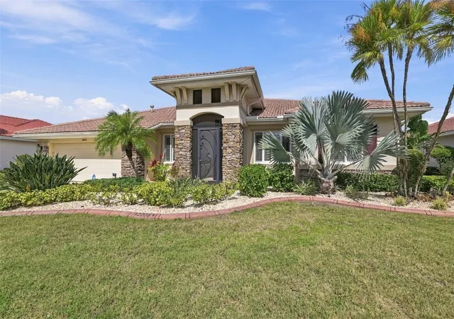 Photo 3 of Single family home for sale at 2208 Myrtle Vista Ct, Sun City Center, FL 33573 | MLS# TB8561302 | Listing updated on 2026-10-29