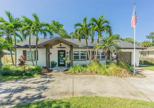 Photo 1 of Single family home for sale at 1362 Robinson Dr, Saint Petersburg, FL 33710 | MLS# TB8561306 | Listing updated on 2026-10-25