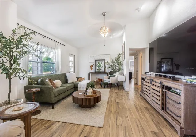 Photo 4 of Single family home for sale at 1362 Robinson Dr, Saint Petersburg, FL 33710 | MLS# TB8561306 | Listing updated on 2026-10-25