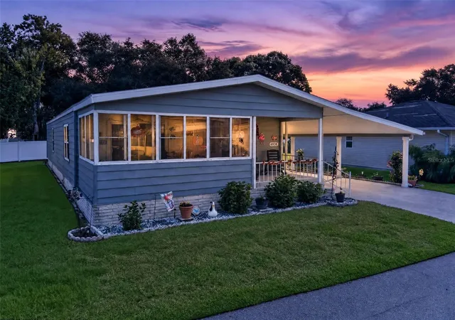 Photo 4 of Manufactured home for sale at 4930 Colonnades Cir E, Lakeland, FL 33811 | MLS# L4966021 | Listing updated on 2026-10-30
