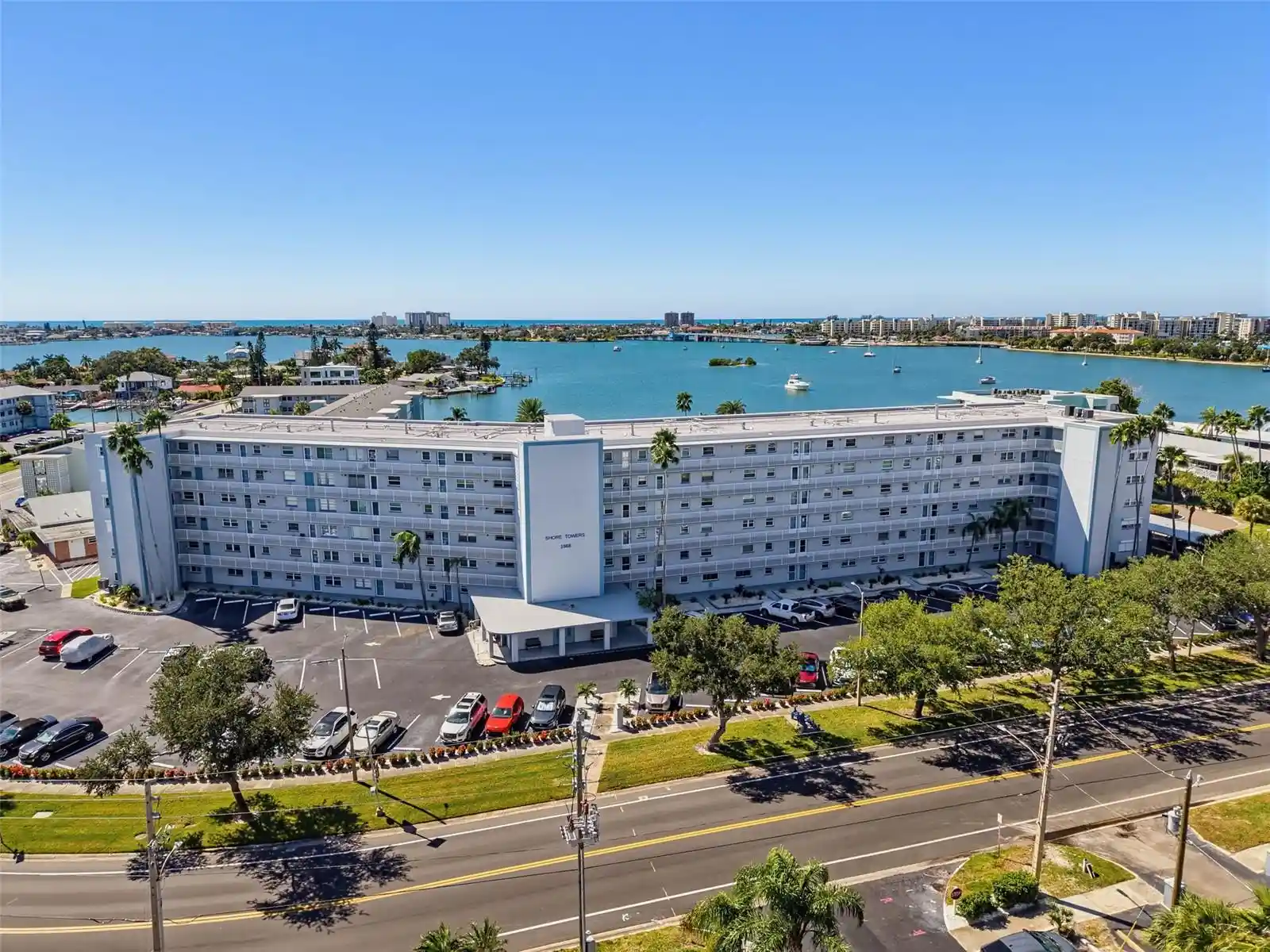 Listing Photo 1 - Condo for sale in 1868 Shore Dr S located at 1868 Shore Dr S, SOUTH PASADENA, FL 33707 - Unit #511