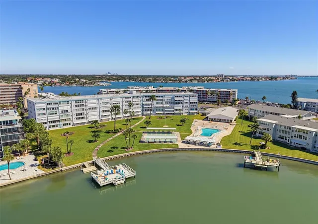 Photo 2 of Condo for sale at 1868 Shore Dr S #511, South Pasadena, FL 33707 | MLS# TB8561310 | Listing updated on 2026-10-27