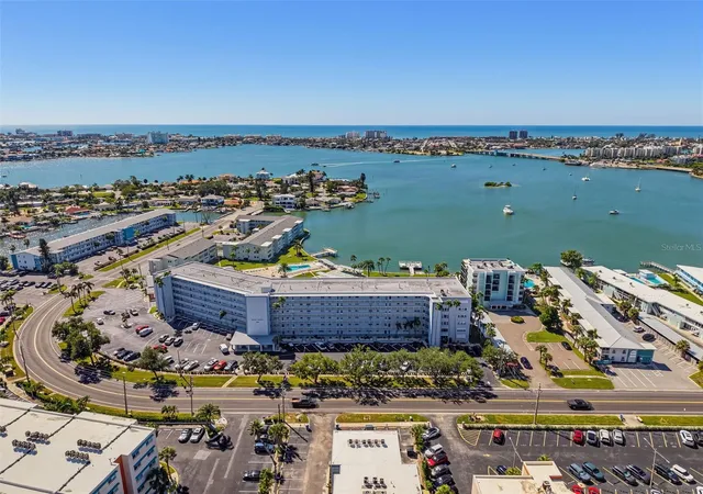 Photo 3 of Condo for sale at 1868 Shore Dr S #511, South Pasadena, FL 33707 | MLS# TB8561310 | Listing updated on 2026-10-27