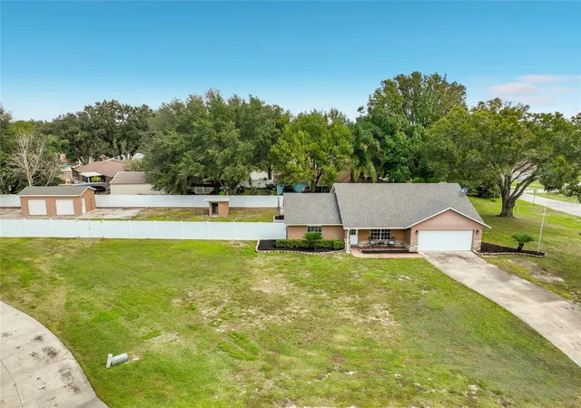 Photo 2 of Single family home for sale at 9913 Janette Ln, Clermont, FL 34711 | MLS# O6452593 | Listing updated on 2026-10-30