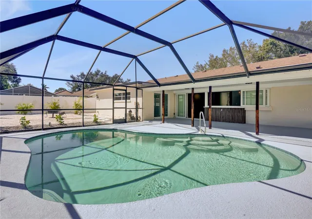 Photo 3 of Single family home for sale at 915 60th Street W, Bradenton, FL 34209 | MLS# A4710777 | Listing updated on 2026-10-29