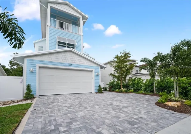 Photo 4 of Single family home for sale at 1647 Siesta Dr, Sarasota, FL 34239 | MLS# A4710780 | Listing updated on 2026-10-30