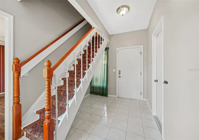 Photo 4 of Condo for sale at 5009 Bermuda Cir #3, Orlando, FL 32808 | MLS# O6452612 | Listing updated on 2026-10-27