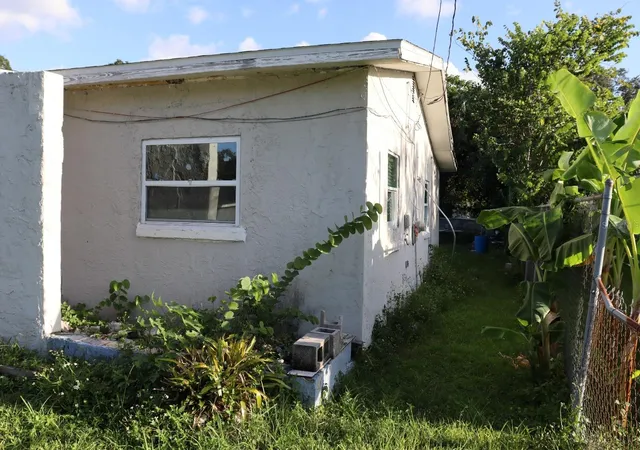 Photo 4 of Single family home for sale at 3721 E Idlewild Ave, Tampa, FL 33610 | MLS# TB8561347 | Listing updated on 2026-10-27