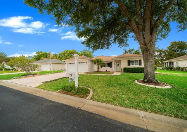 Photo 2 of Single family home for sale at 11876 SW 137th Loop, Dunnellon, FL 34432 | MLS# OM734659 | Listing updated on 2026-10-29