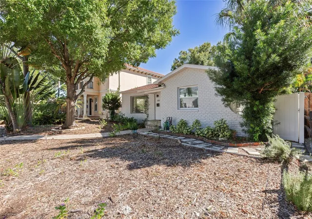 Photo 3 of Single family home for sale at 180 30th Avenue N, Saint Petersburg, FL 33704 | MLS# TB8561367 | Listing updated on 2026-10-26