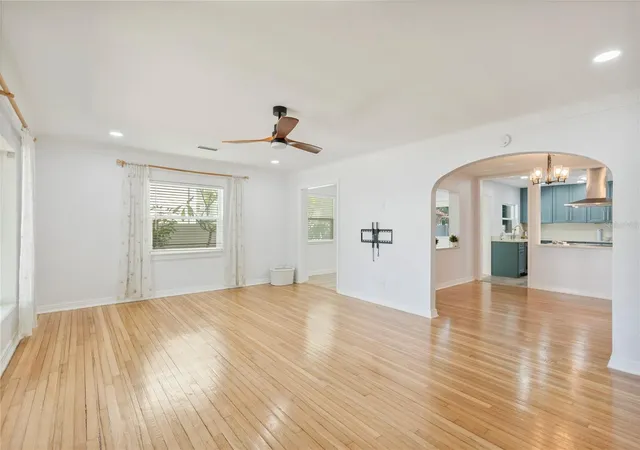 Photo 4 of Single family home for sale at 180 30th Avenue N, Saint Petersburg, FL 33704 | MLS# TB8561367 | Listing updated on 2026-10-26