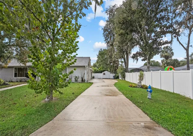 Photo 2 of Single family home for sale at 665 Citrus Ave, Oviedo, FL 32765 | MLS# O6452632 | Listing updated on 2026-10-28