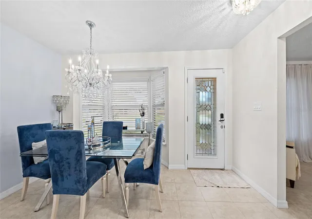 Photo 3 of Single family home for sale at 665 Citrus Ave, Oviedo, FL 32765 | MLS# O6452632 | Listing updated on 2026-10-28