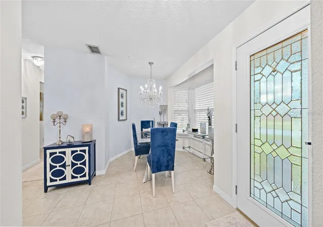 Photo 4 of Single family home for sale at 665 Citrus Ave, Oviedo, FL 32765 | MLS# O6452632 | Listing updated on 2026-10-28
