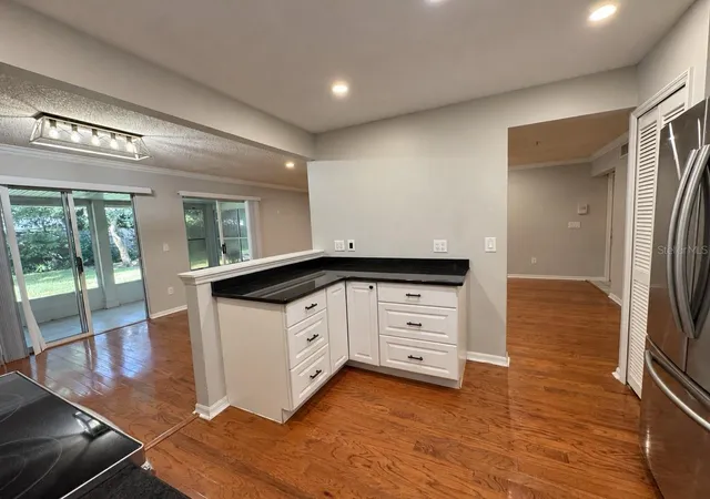 Listing Photo 5 - Condo for sale in building located at 5250 Tunbridge Wls Ln, Orlando, FL 32812 - Unit #2106