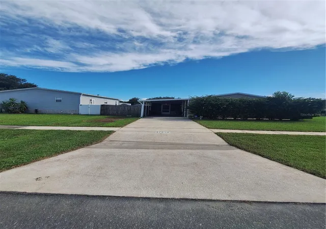 Photo 4 of Manufactured home for sale at 37650 Newport Dr, Zephyrhills, FL 33542 | MLS# TB8561374 | Listing updated on 2026-10-28