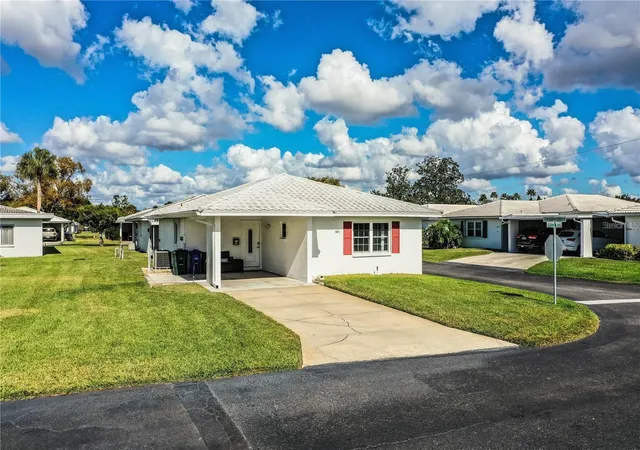 Photo 1 of Condo for sale at 501 Cameo Dr, Lakeland, FL 33803 | MLS# L4966031 | Listing updated on 2026-10-28