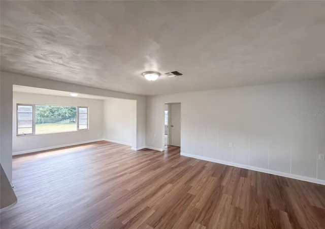 Photo 2 of Single family home for sale at 316 E Walnut St, Avon Park, FL 33825 | MLS# O6452642 | Listing updated on 2026-10-27
