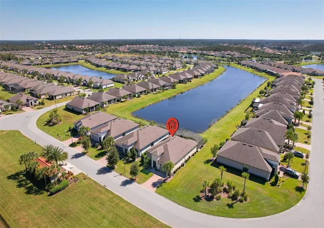 Photo 4 of Single family home for sale at 296 Bella Cortina Dr, Kissimmee, FL 34759 | MLS# S5160185 | Listing updated on 2026-10-27