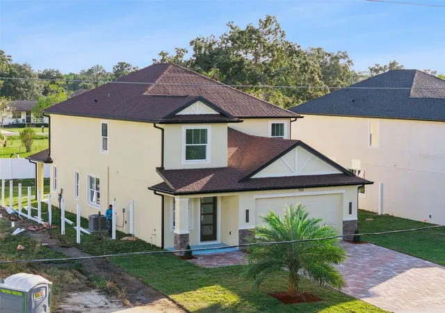 Photo 2 of Single family home for sale at 740 Magnolia St, Winter Garden, FL 34787 | MLS# O6452679 | Listing updated on 2026-10-31