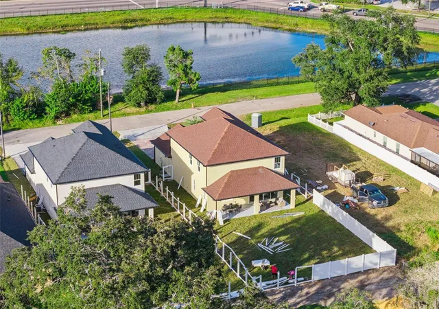Photo 4 of Single family home for sale at 740 Magnolia St, Winter Garden, FL 34787 | MLS# O6452679 | Listing updated on 2026-10-31