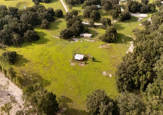 Photo 2 of Manufactured home for sale at 2471 SE 193rd Court, Morriston, FL 32668 | MLS# OM734674 | Listing updated on 2026-10-27