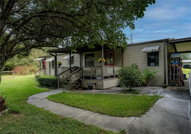 Photo 3 of Manufactured home for sale at 2471 SE 193rd Court, Morriston, FL 32668 | MLS# OM734674 | Listing updated on 2026-10-27