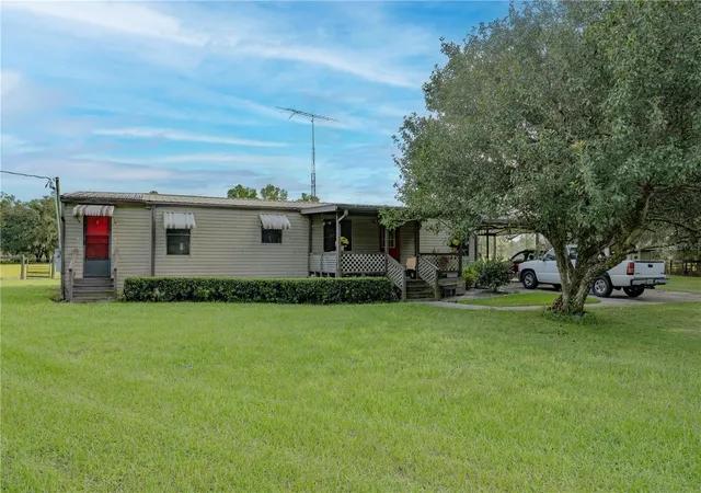 Photo 4 of Manufactured home for sale at 2471 SE 193rd Court, Morriston, FL 32668 | MLS# OM734674 | Listing updated on 2026-10-27