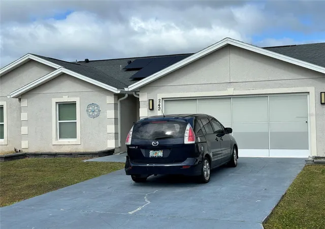 Photo 3 of Single family home for sale at 242 Abbotsbury Dr, Kissimmee, FL 34758 | MLS# S5160187 | Listing updated on 2026-10-29