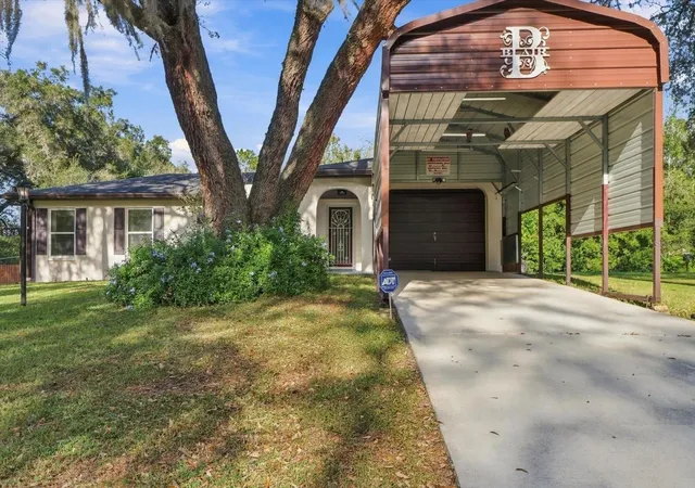 Photo 3 of Single family home for sale at 8985 N Joann Dr, Citrus Springs, FL 34434 | MLS# OM734677 | Listing updated on 2026-10-27