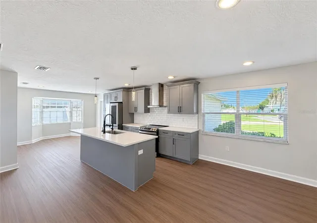Photo 1 of Single family home for sale at 2160 De Las Flores Ave, Bartow, FL 33830 | MLS# O6452702 | Listing updated on 2026-10-28
