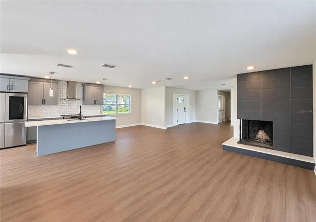 Photo 2 of Single family home for sale at 2160 De Las Flores Ave, Bartow, FL 33830 | MLS# O6452702 | Listing updated on 2026-10-28