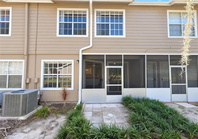 Photo 4 of Condo for sale at 638 Maple Oak Cir #112, Altamonte Springs, FL 32701 | MLS# O6452705 | Listing updated on 2026-10-28