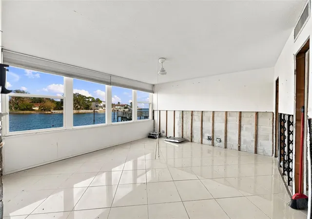 Photo 2 of Condo for sale at 1365 Snell Isle Blvd Ne #1A, Saint Petersburg, FL 33704 | MLS# TB8561446 | Listing updated on 2026-10-28