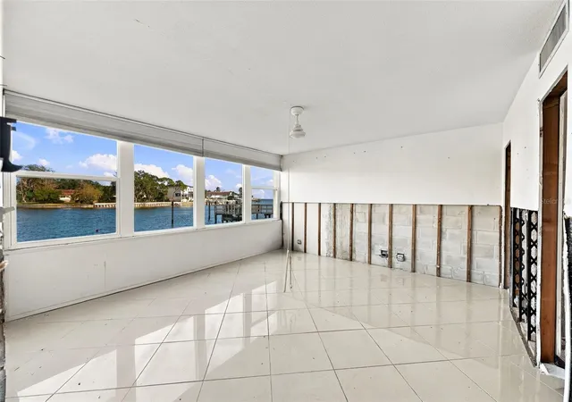 Listing Photo 1 - Condo for sale in building located at 1365 Snell Isle Blvd Ne, St. Petersburg, FL 33704 - Unit #1A