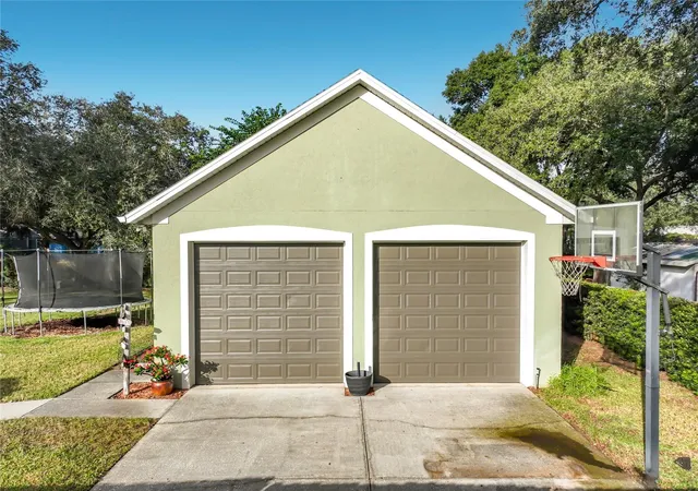 Photo 3 of Single family home for sale at 37011 Lake Yale Pl, Grand Island, FL 32735 | MLS# G5119476 | Listing updated on 2026-10-30