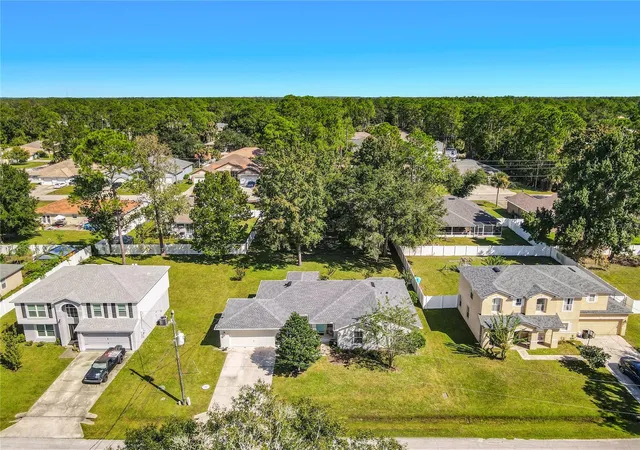 Photo 2 of Single family home for sale at 19 Poppy Ln, Palm Coast, FL 32164 | MLS# FC322365 | Listing updated on 2026-10-28