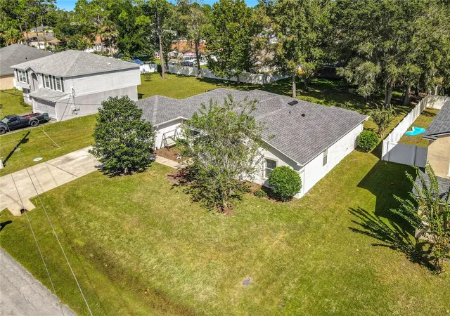 Photo 3 of Single family home for sale at 19 Poppy Ln, Palm Coast, FL 32164 | MLS# FC322365 | Listing updated on 2026-10-28