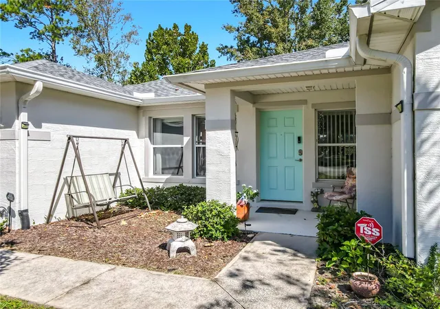 Photo 4 of Single family home for sale at 19 Poppy Ln, Palm Coast, FL 32164 | MLS# FC322365 | Listing updated on 2026-10-28