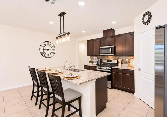Photo 2 of Single family home for sale at 3629 Sungrove Cir, Sanford, FL 32771 | MLS# O6452716 | Listing updated on 2026-10-28