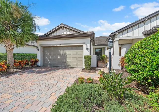 Photo 3 of House for sale at 7022 Holbrook Cvs, Bradenton, FL 34202 | MLS# A4710823 | Listing updated on 2026-10-29